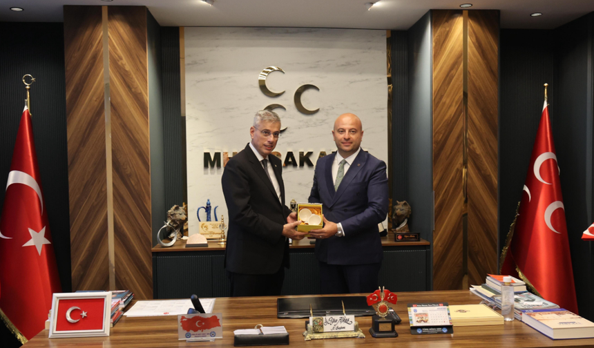 Sağlık Bakanı Memişoğlu, MHP Sakarya İl Başkanlığı’nı Ziyaret Etti