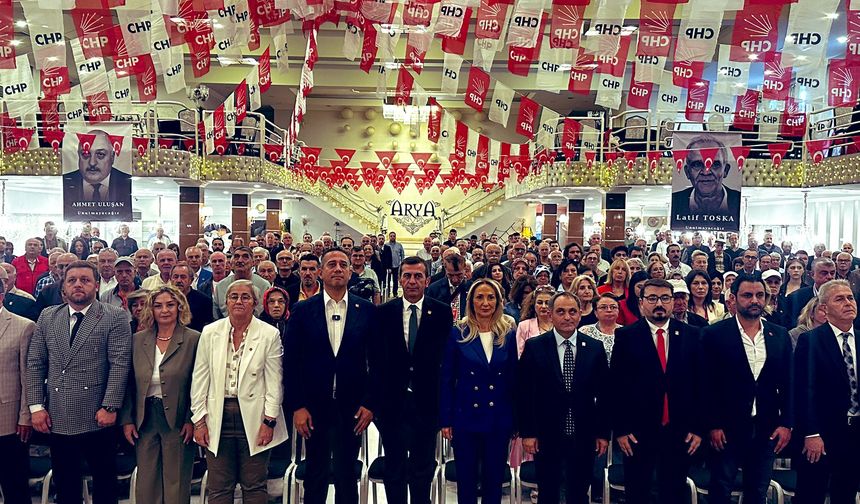 CHP Adapazarı İlçe Kongresi Yoğun Katılımla Gerçekleşti
