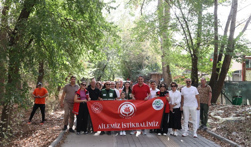 Halk Sağlığı Haftası kapsamında yürüyüş düzenlendi