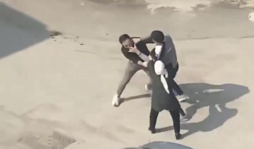 Sopalar, yumruklar, terlikler havada uçuştu