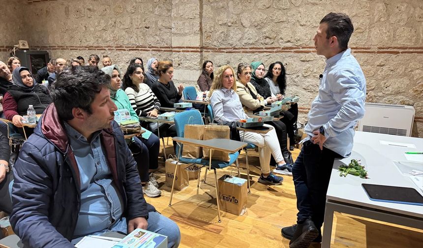 'Öğretmenler Bilimde Buluşuyor Atölyesi' İstanbul'da düzenlendi