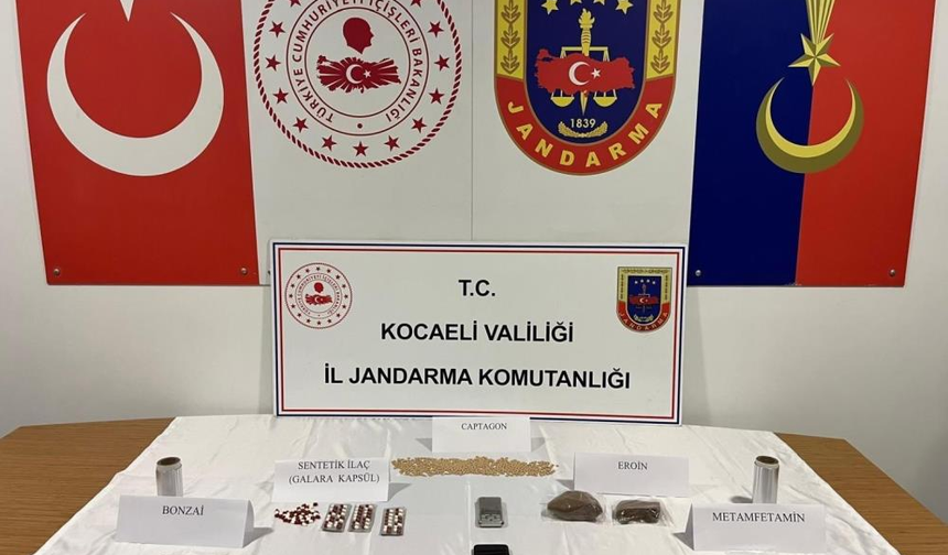 737 Hap ve 117 Sentetik Ecza Ele Geçirildi