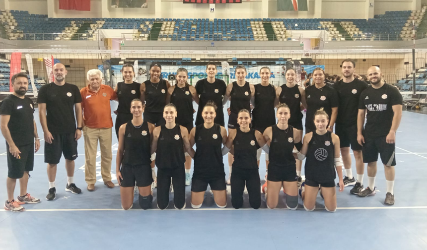 Sakarya Voleybol, Muratpaşa Maçı Hazırlıklarını Sürdürüyor