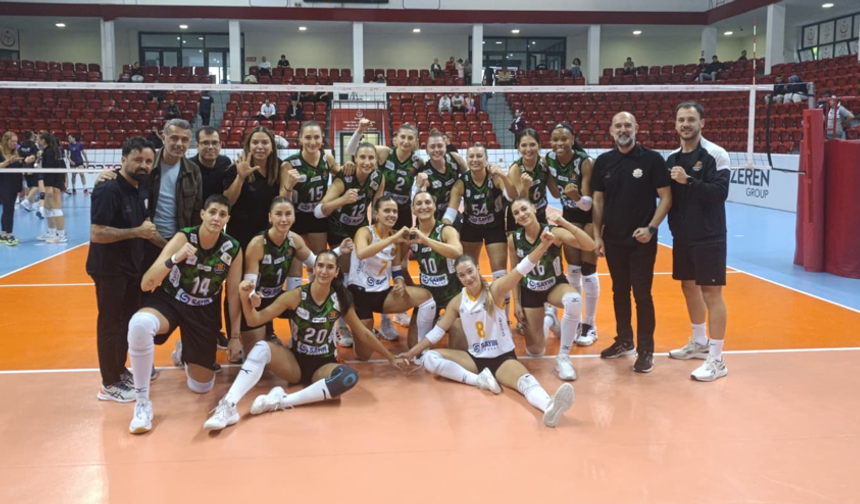 Sakarya Voleybol Zirve Yürüyüşünü Sürdürüyor