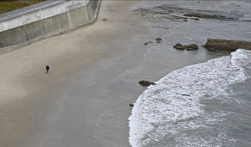 6,8 Büyüklüğündeki depremin ardından hafif ölçekli tsunami meydana geldi
