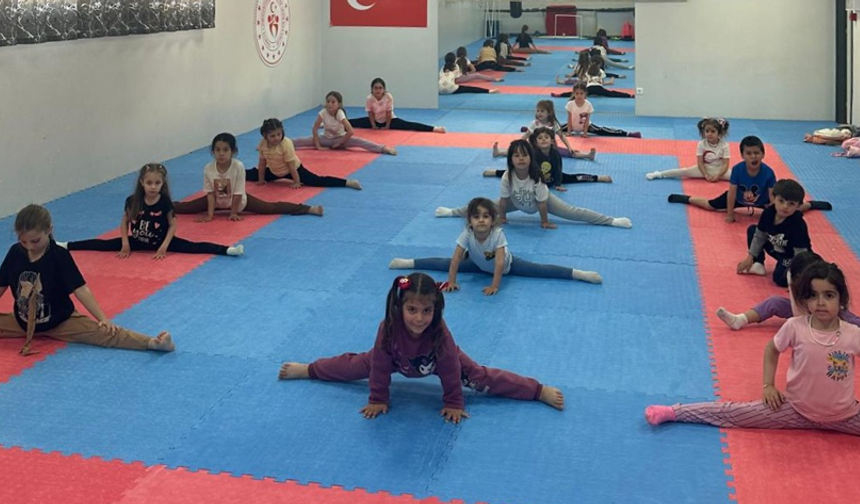 Minikler karate, jimnastik ve tenis kurslarına akın ediyor