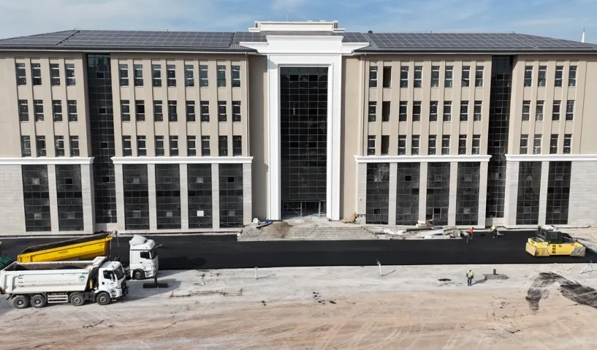 Kayseri Büyükşehir'den 2 milyon liralık asfalt yatırımı