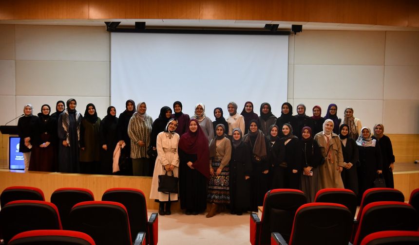 Sahnenin Işığından İçsel Yolculuğa: Rabia Christine Brodbeck'in Manevi Dönüşüm Hikayesi SAÜ’de Anlatıldı