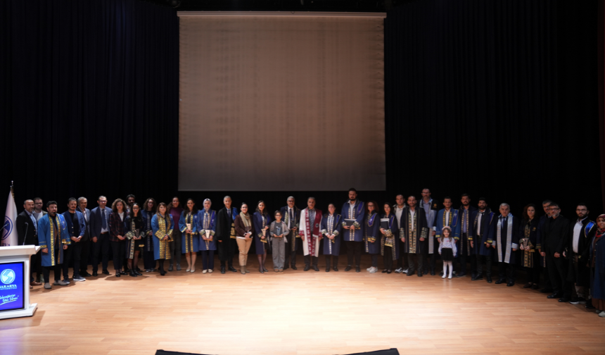 Bilimsel Başarının Rotasını Çizen Akademisyenler Ödüllerini Aldı