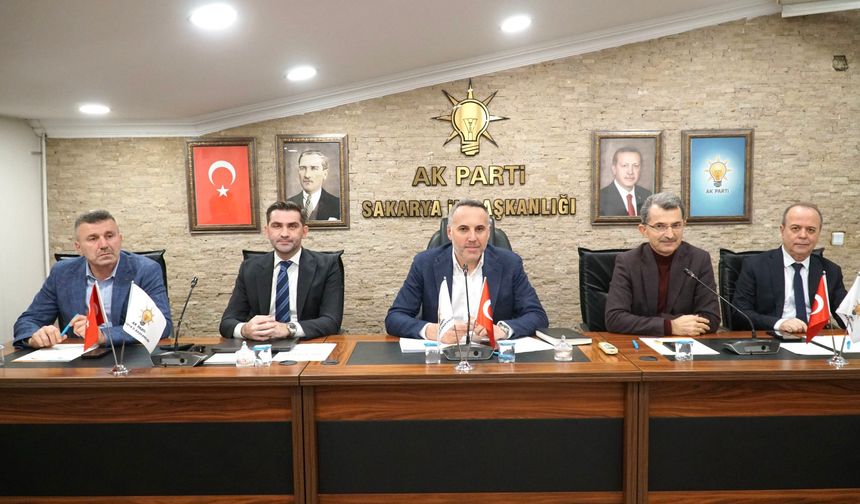 AK Parti Sakarya Teşkilatı’nda Değerlendirme Toplantıları Gerçekleştirildi