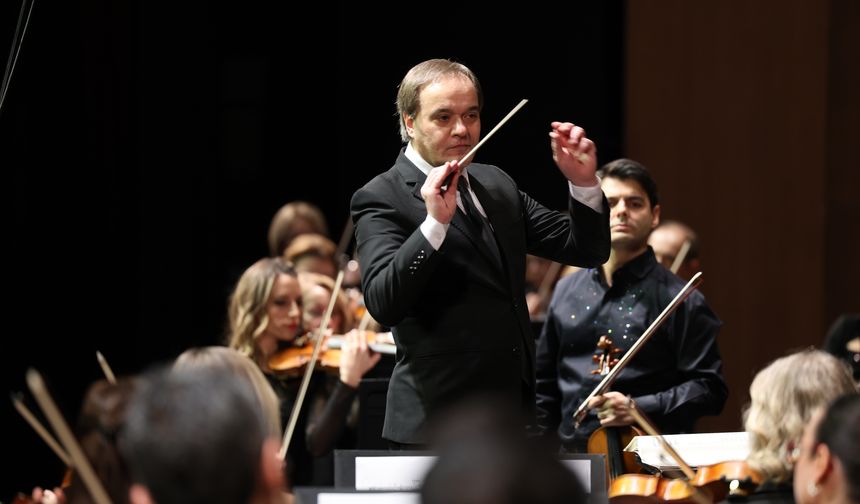 İstanbul Devlet Senfoni Orkestrası keman virtüözü Robert Lakatos'u ağırladı