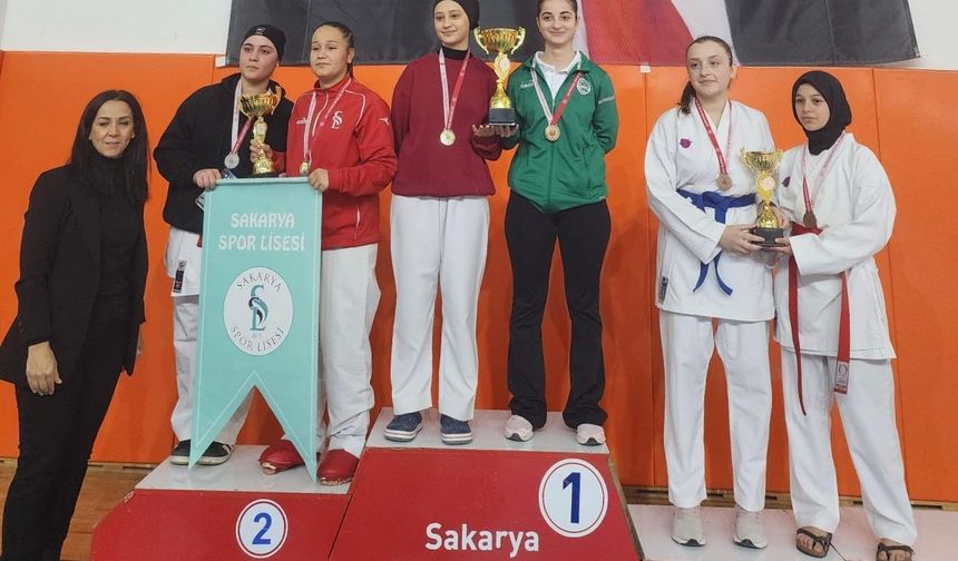 Büyükşehir Karate Sporcuları İl Seçmelerinde Göz Doldurdu
