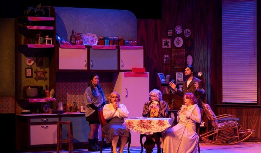 "Üç Jokerli Konken" Gebze'de sahnelendi