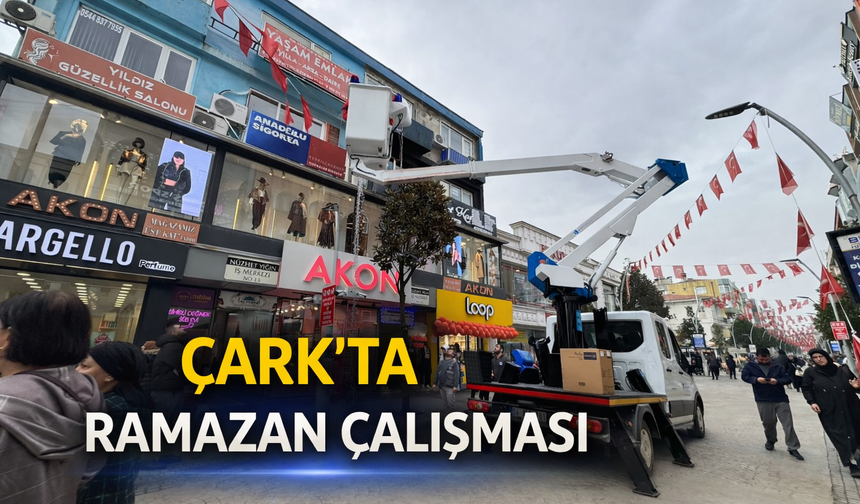 Ramazan Öncesi Çark Caddesi’nde Işık Hazırlığı