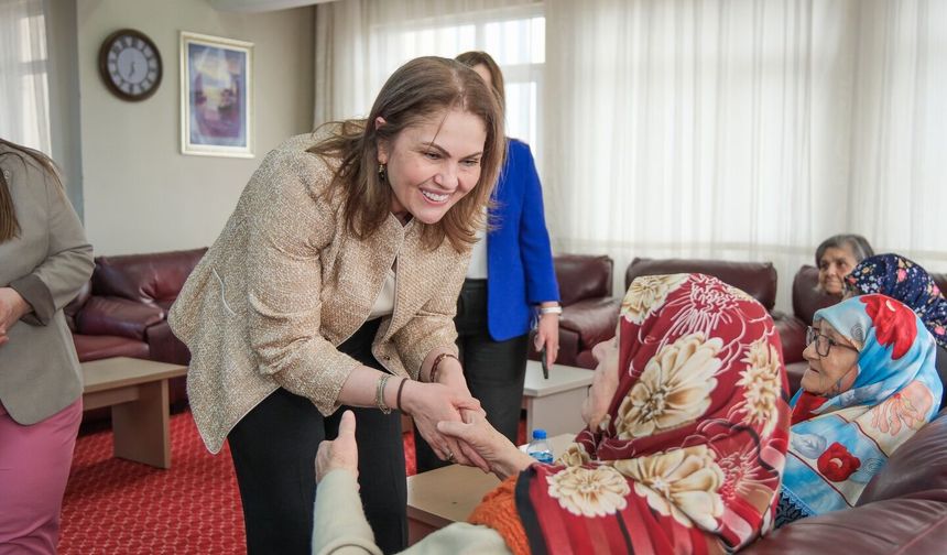 AK Parti Edirne İl Başkanı İba, huzurevi sakinleriyle bayramlaştı