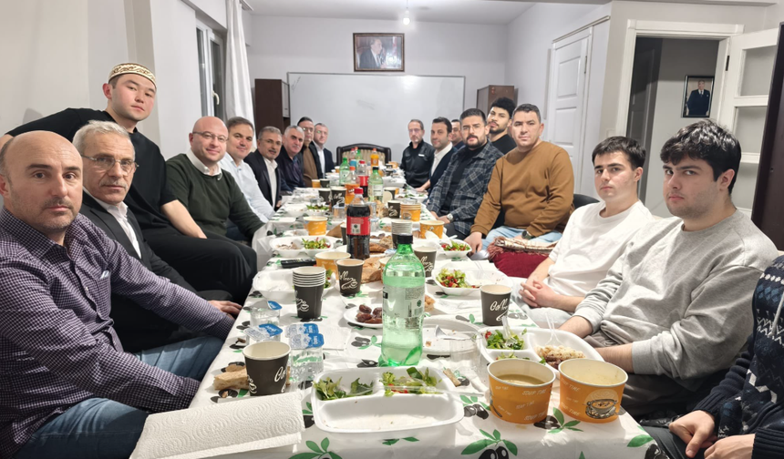 TÜRKAV Öğrenci Evinde iftar programı düzenlendi