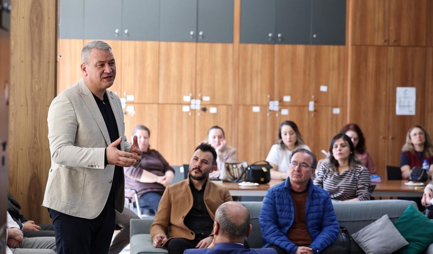 Başkan Çelik: Gençlerin görüşleri geleceğe yön veriyor