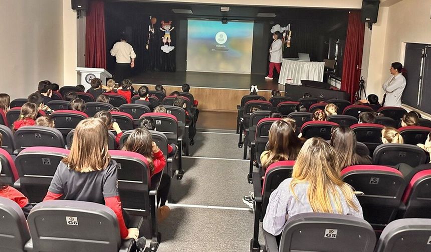 Gelibolu'da öğrencilere diş sağlığı eğitimi veriliyor