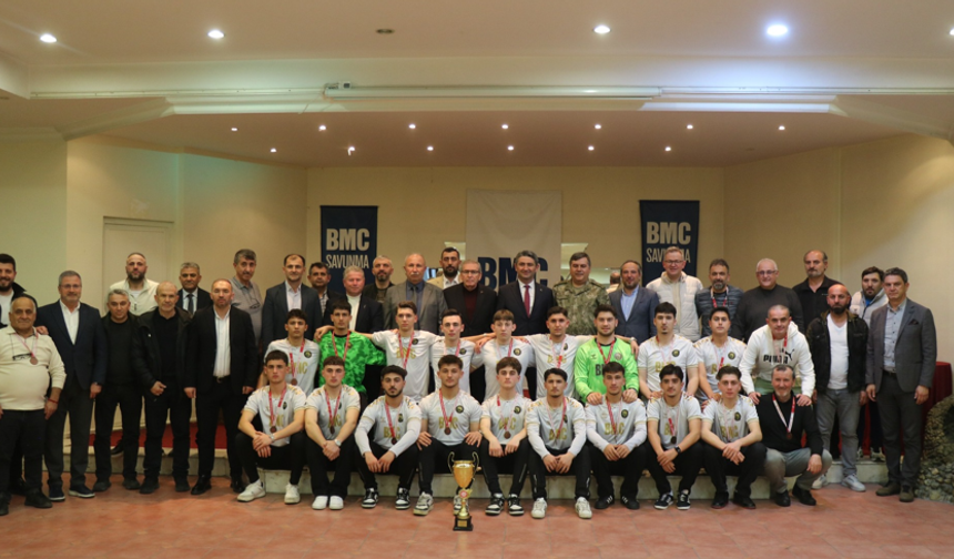 Tankspor U18 namağlup şampiyon
