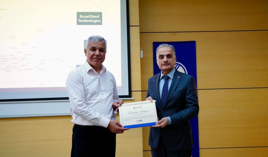 SAÜ’de Dijitalleşme Çağında Ulusal Güvenlik Konferansı Düzenlendi