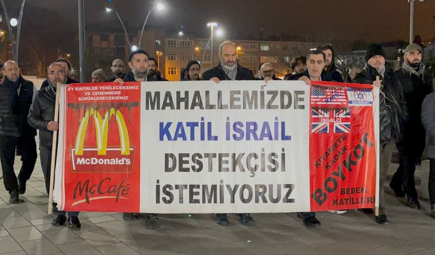 Üsküdar'da mahalle sakinlerinin McDonald's protestosu sürüyor