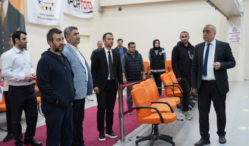 Metehan Başar Spor Salonu’ndaki çalışmalar incelendi