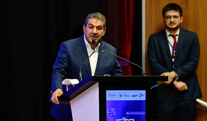 Esenler Belediyesinin 'İş'te Yapay Zeka' programı mezuniyet töreni