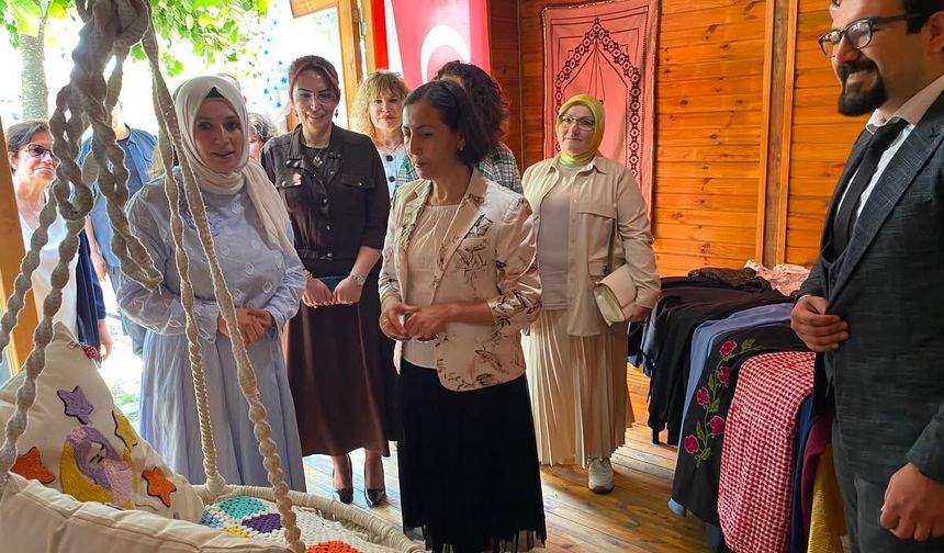 Kofçaz'da Hayat Boyu Öğrenme Haftası yıl sonu sergisi açıldı