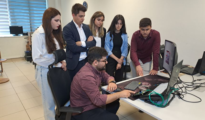 Sakarya Üniversitesi Teknokent'te yerli yapay zeka çipi geliştiriliyor