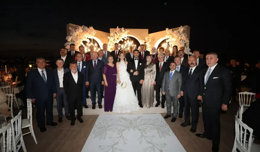 Sakarya Valisi Rahmi Doğan’ın mutlu günü: Oğlu Hakan dünyaevine girdi