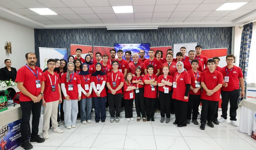 TEKNOFEST’te Sakarya’ya büyük gurur! Vali Doğan şampiyon öğrencilerle buluştu