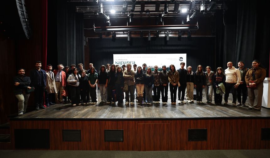 Sakarya’da şiir dolu geceler başladı! 25. Uluslararası Sapanca Şiir Akşamları’na görkemli açılış
