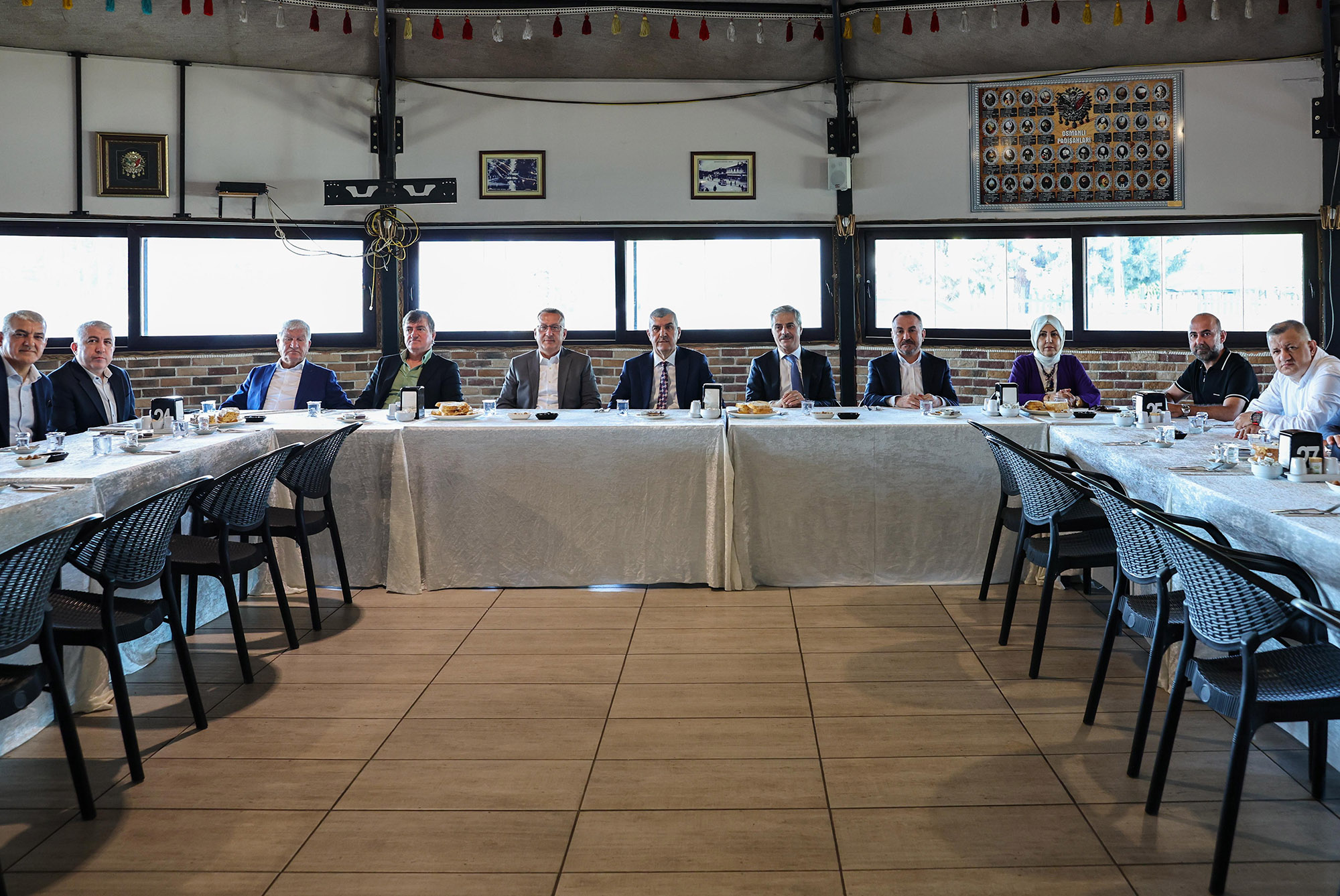 2Başkan Yusuf Alemdar: “Metrobüs Ve Raylı Sistemle Sakarya’nın Ulaşımı Güçlenecek”