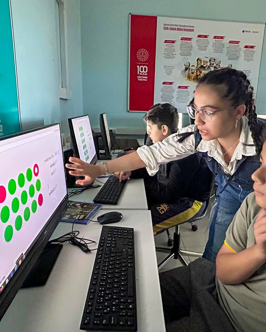 2Ortaokul Öğrencileri Yapay Zekâ Ve Mblock Ile Tanıştı1