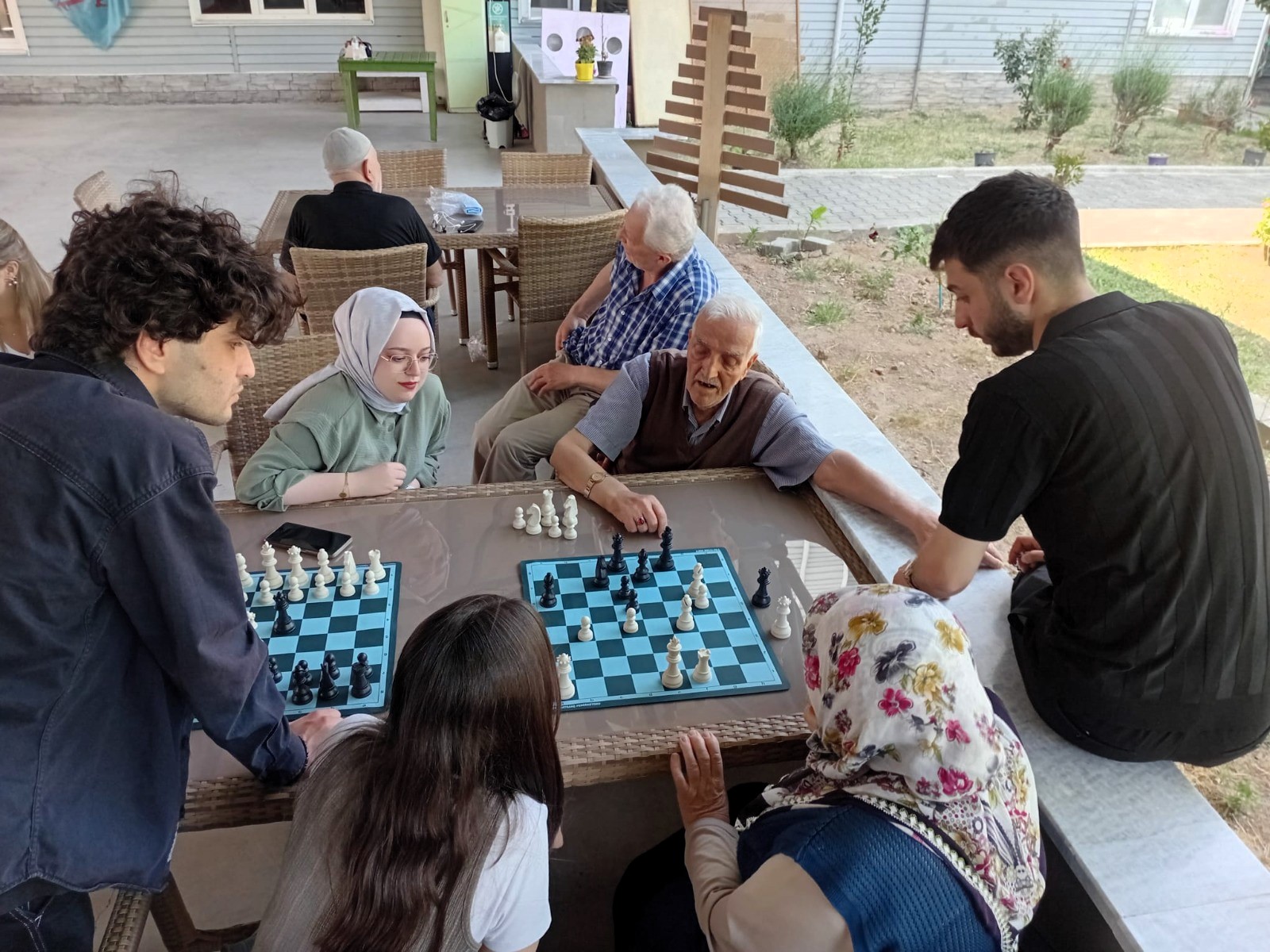 4Huzurevi Sakinlerini Satrançla Buluşturdular