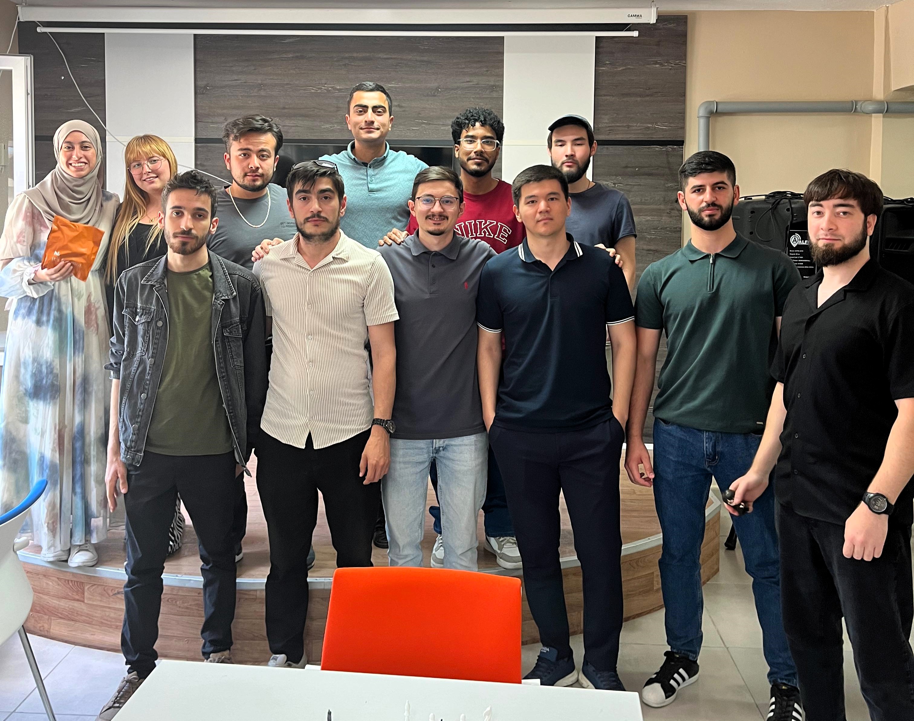 9Hem Fiziksel Hem De Zihinsel Olarak Yarıştılar