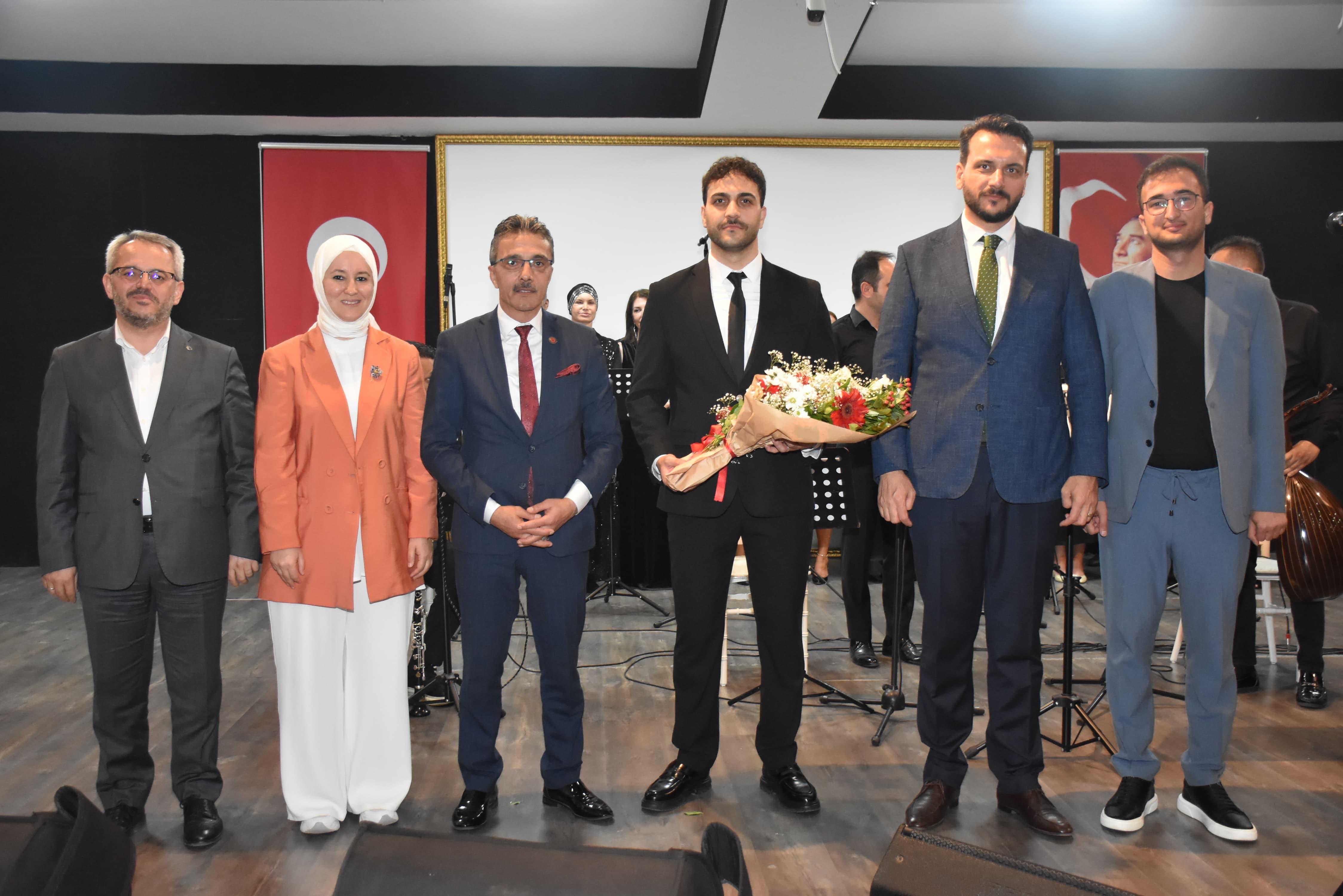 Erenler’de 1. Türk Müzi̇ği̇ Festi̇vali̇ Coşku İçeri̇si̇nde Gerçekleşti̇ (4)