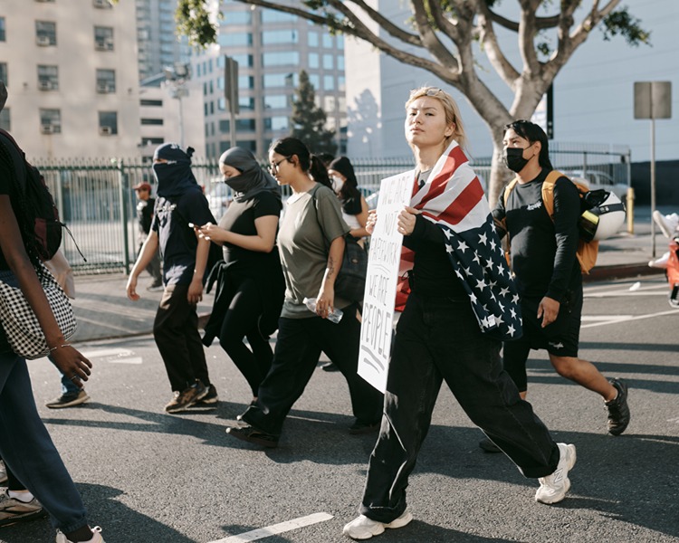 Los Angeles'ta Sokağa Çıkma Yasağı Ilan Edildi 2