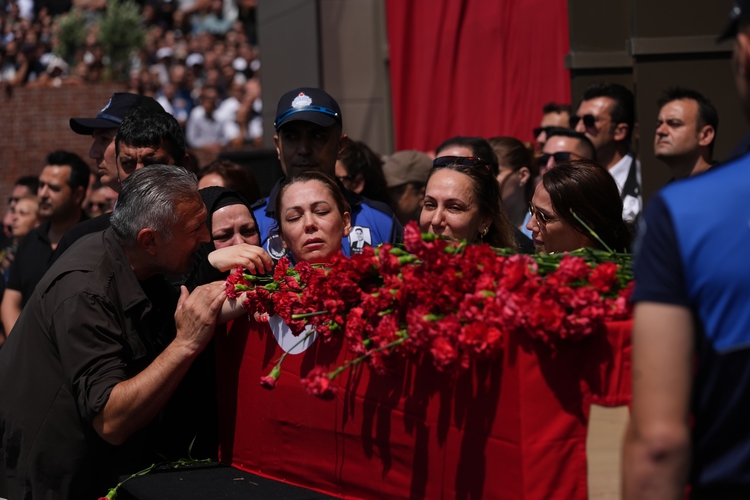 Manisa Büyükşehir Belediye Başkanı Ferdi Zeyrek’e Duygu Dolu Veda2