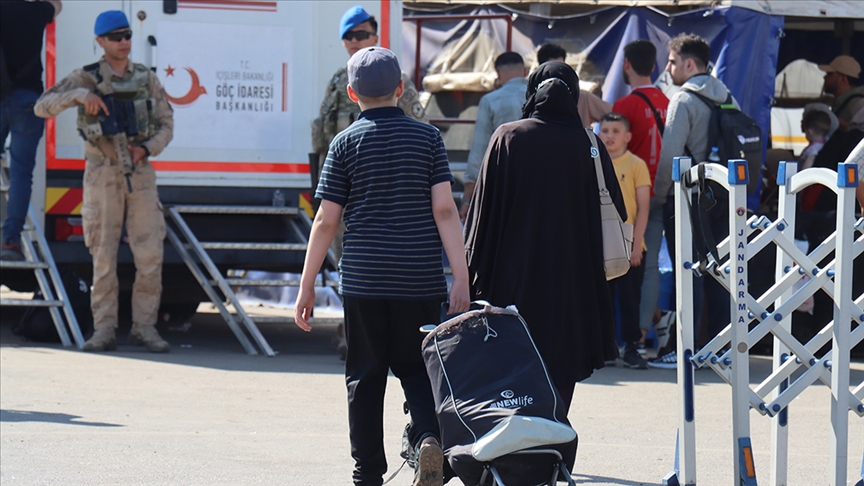 Okulların Kapanmasıyla Türkiye'deki Suriyelilerin Ülkelerine Dönüşleri Yoğunlaştı 1