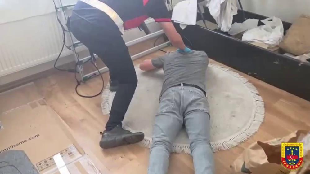 Uyuşturucu Serasına Çevrilen Eve Jandarma Baskını 2