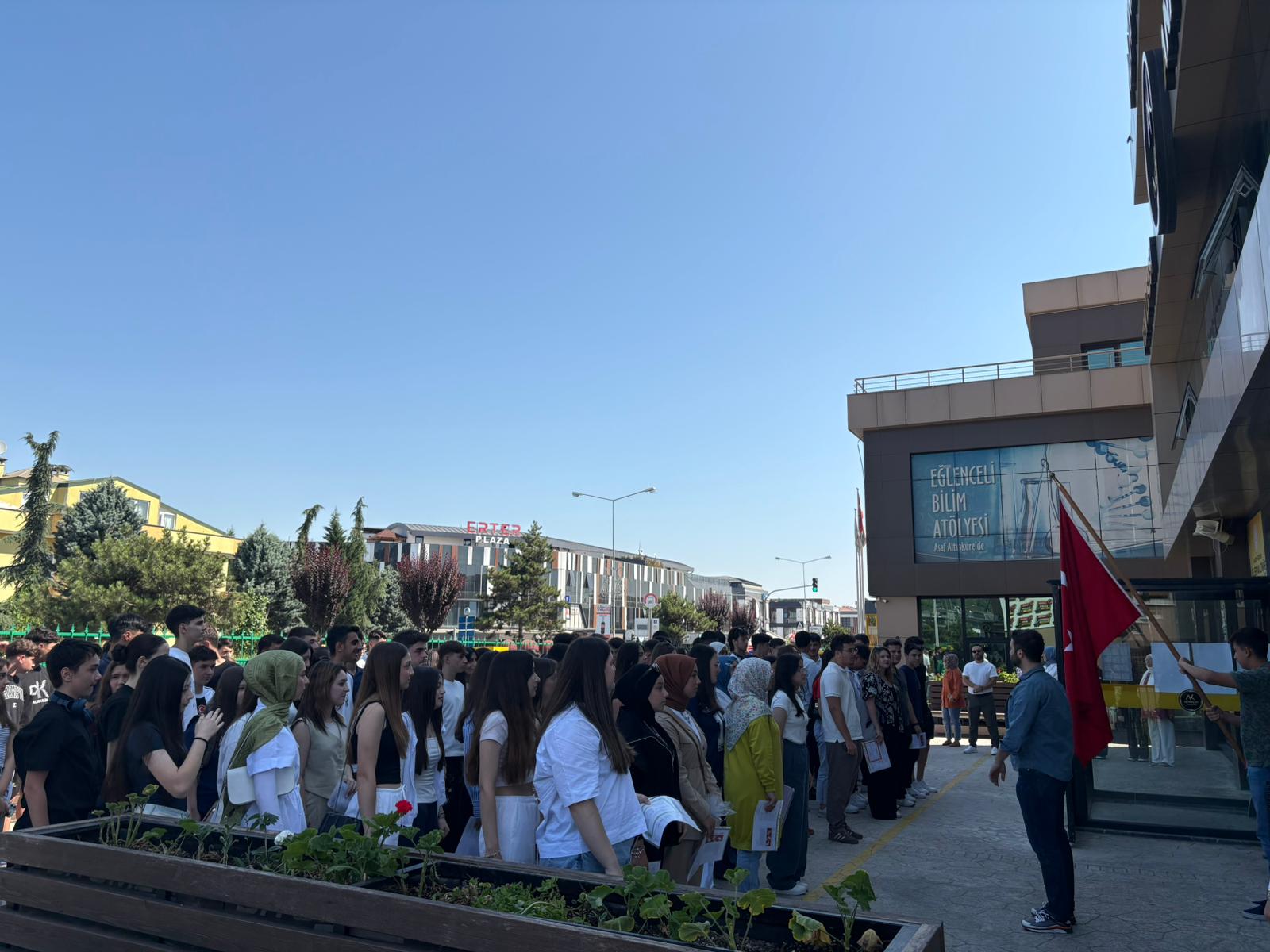 Whatsapp Image 2025 06 20 At 13.56.58 (4)Altınküre Fen Ve Anadolu Lisesi’nde Karne Heyecanı Ve Mezuniyet Coşk