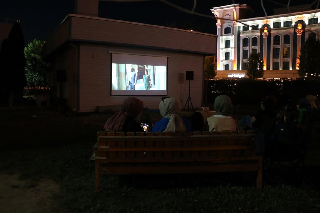 3Subü Öğrencileri Açık Hava Sinema Etkinliğinde Buluştu