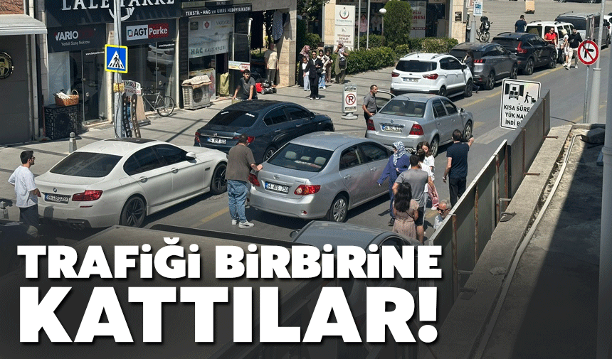 Şoförler trafiği adeta birbirine kattı!