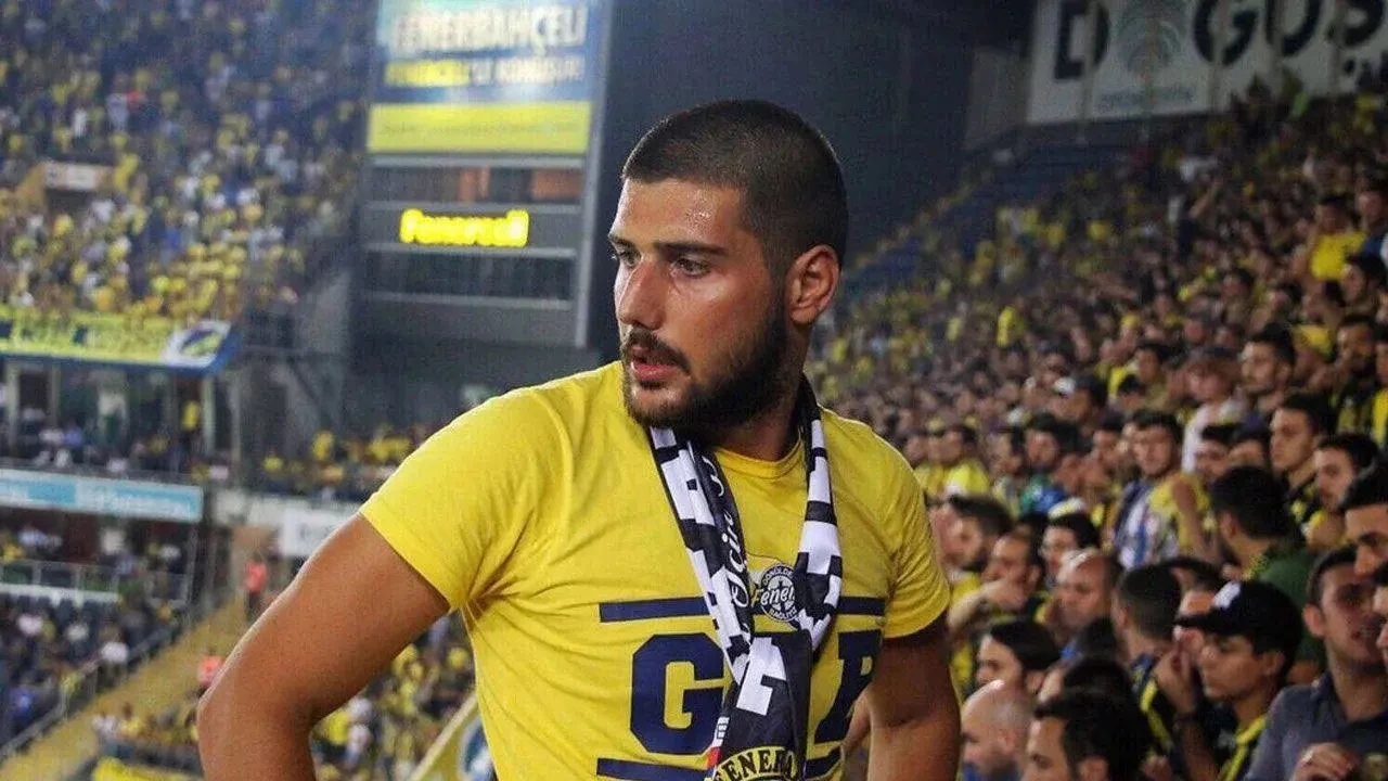 Genc Fenerbahcelilerin Tribun Lideri Cem Golbasina 6 Yil 10 Ay Hapis Cezasi Sogy Cov