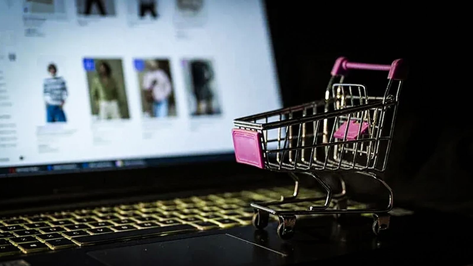 Yeni reklam dönemi başlıyor: Influencer paylaşımlarına ve yapay zekâ içeriklerine yeni kurallar geliyor