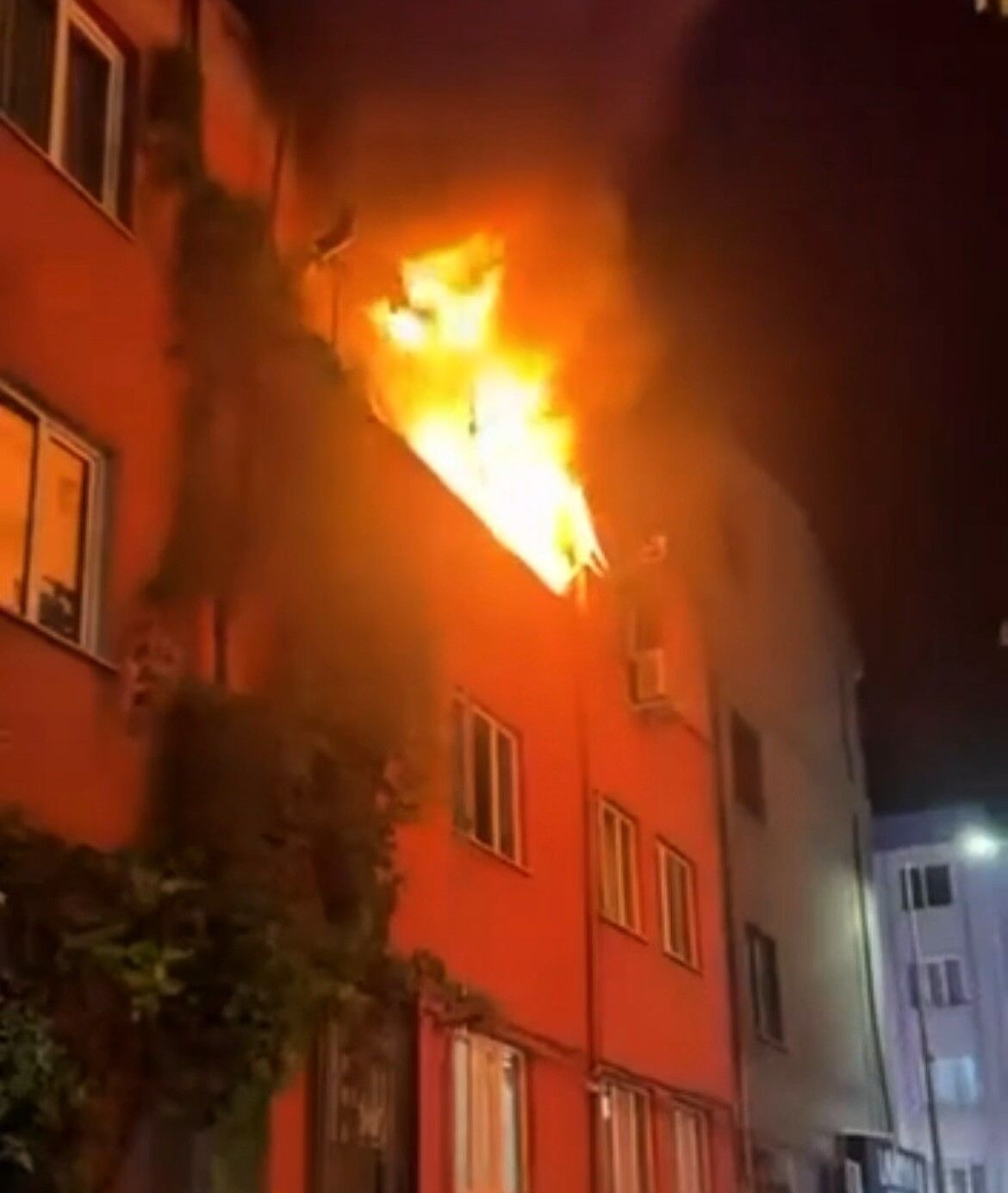 Eşinin evi terk etmesi sonrası içki içti, unuttuğu sigara yangın çıkardı