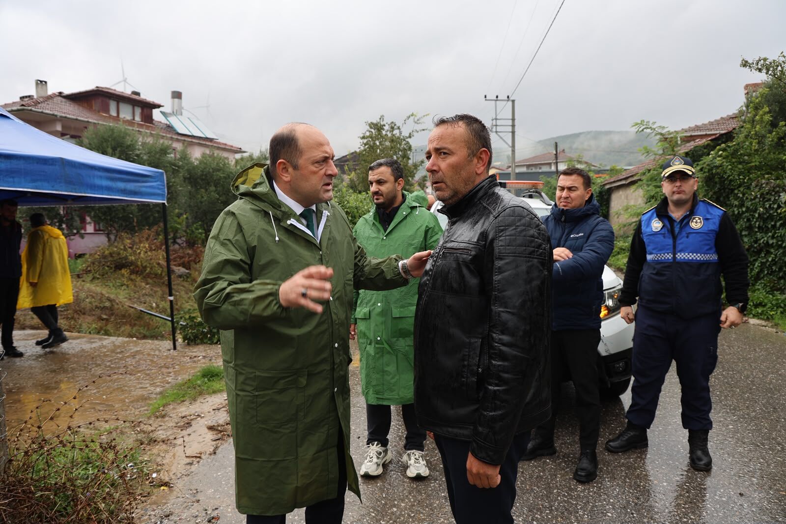 Başkan Yıldız yağışın ardından sahaya indi