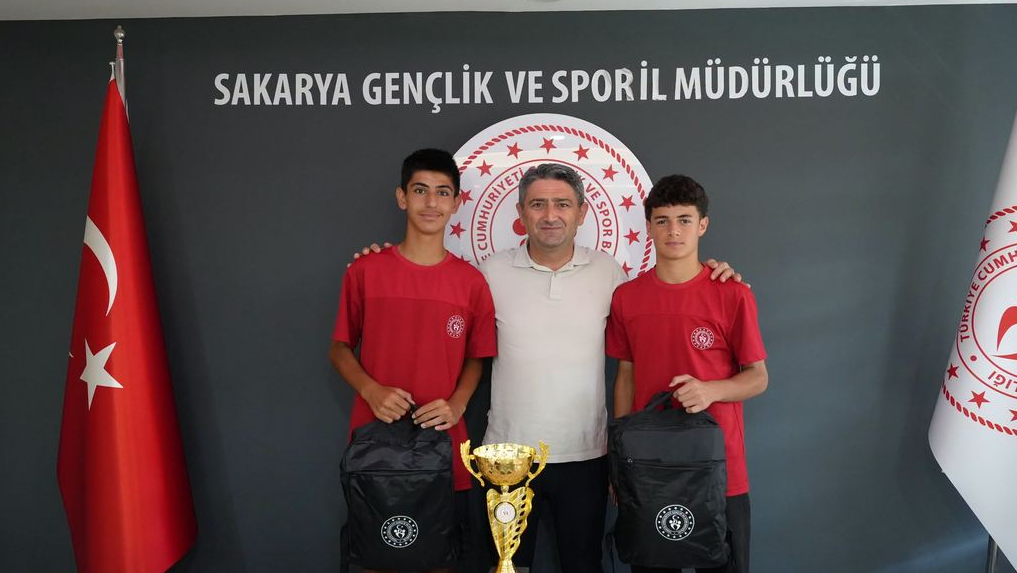 Türkiye şampiyonu Sakarya Karması Gençlik ve Spor İl Müdürlüğü’nde ağırlandı