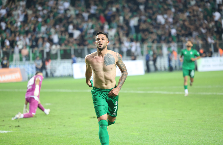 Sakaryaspor evinde hata yapmadı: 2’de 2 yaptı